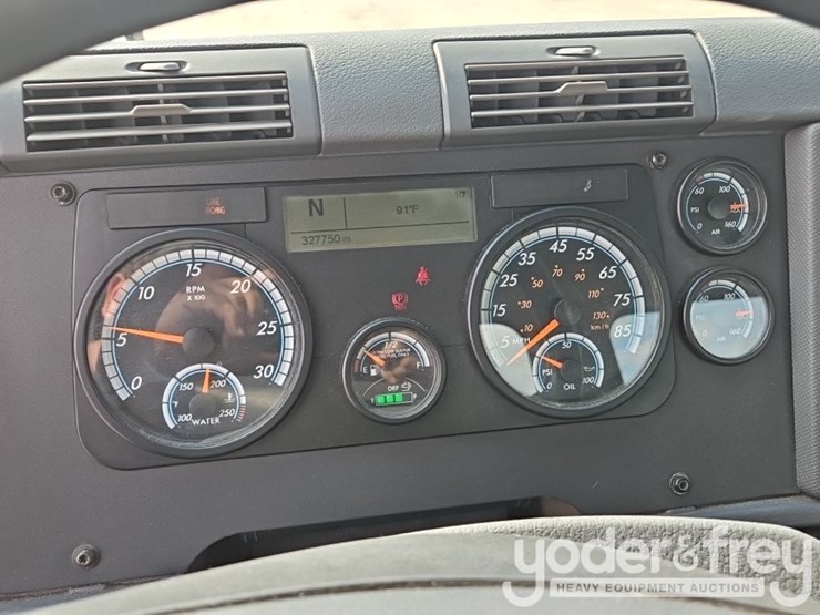 2017-freightliner-cascadia-113-image-36
