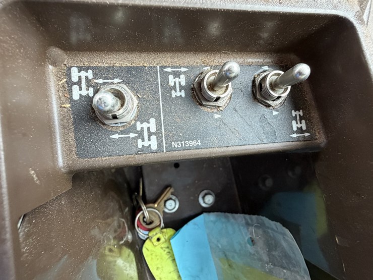 2010-john-deere-4830-image-62