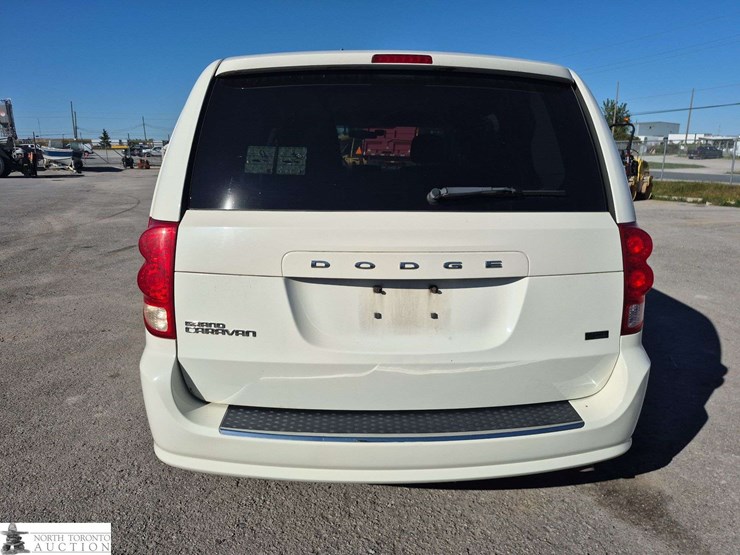 2011-dodge-grand-caravan-se-image-6
