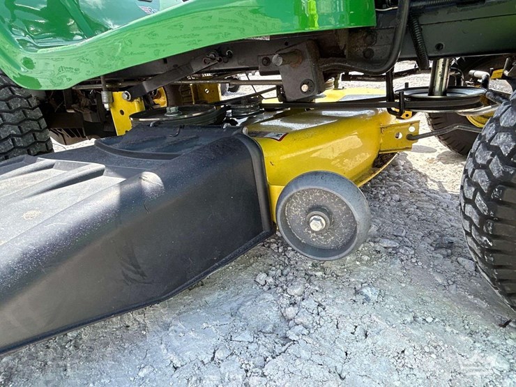 2019-john-deere-e100-42in-riding-mower-image-11
