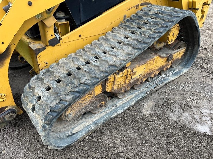 2015-caterpillar-289d-image-12