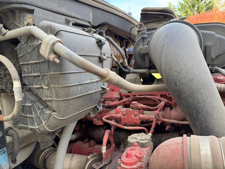 2022-kenworth-t680-image-54