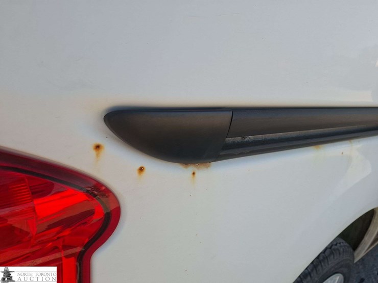 2017-nissan-nv200-image-25