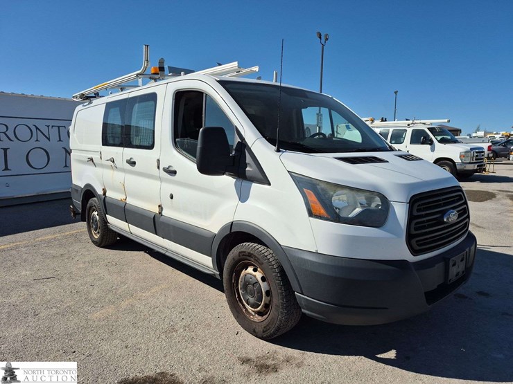 2015-ford-transit-image-3