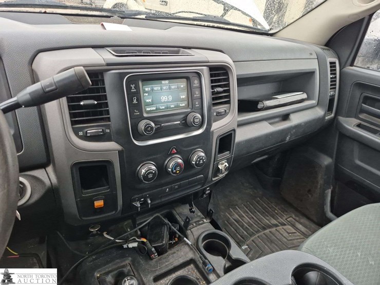 2014-dodge-3500-image-12