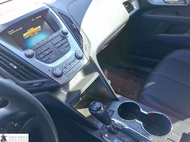 2017-chevrolet-equinox-image-12