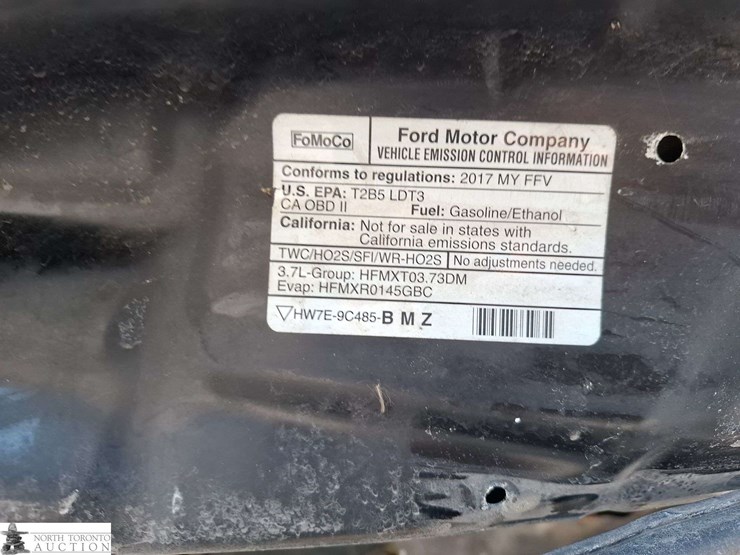 2017-ford-explorer-image-16
