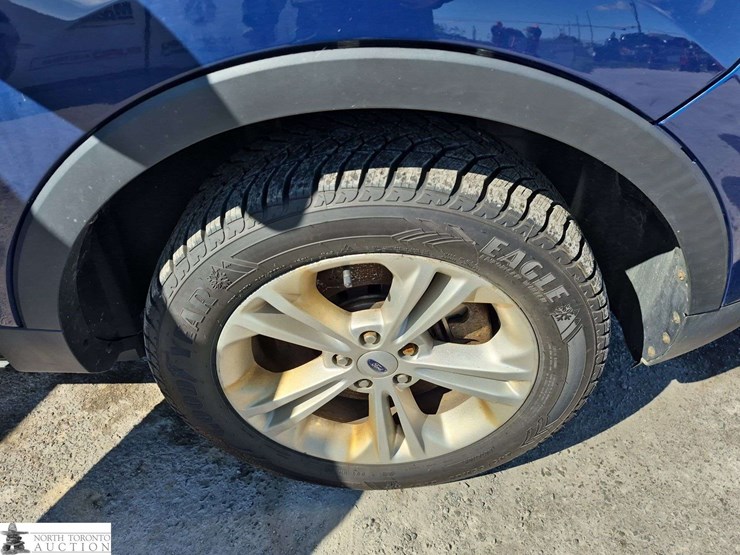 2017-ford-explorer-image-27