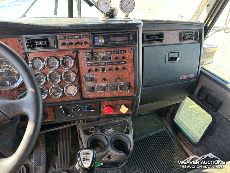 2006-kenworth-w900-image-13