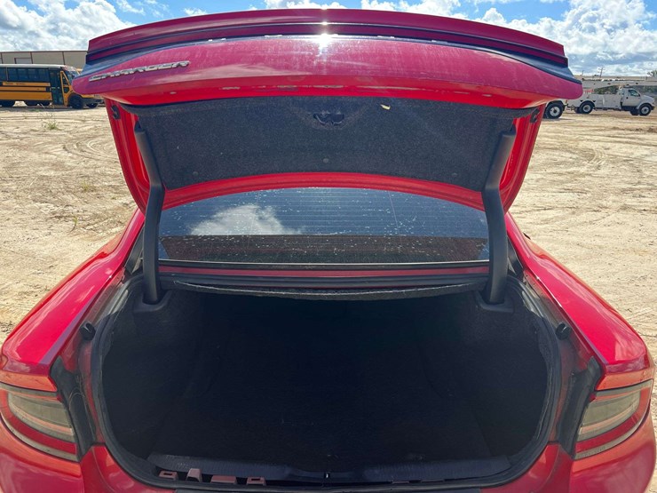 2017-dodge-charger-4-door-sedan-(224,247-miles)-image-16