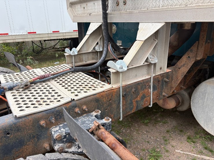 2009-caterpillar-c13-image-20