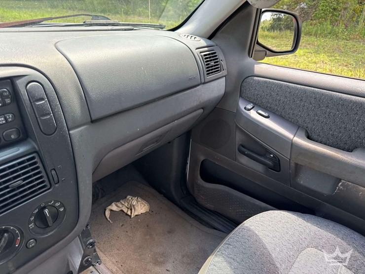 2002-ford-explorer-image-12