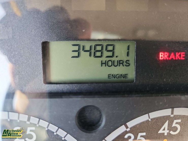 2014-freightliner-m2-106-image-24