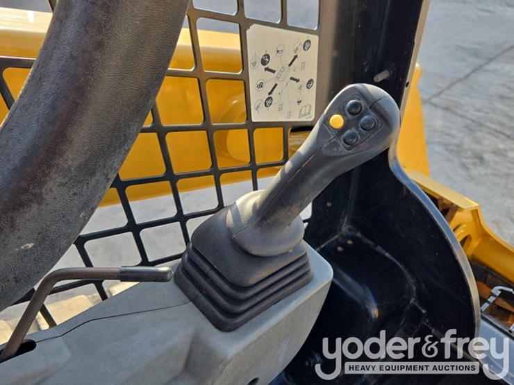 2019-caterpillar-259d3-image-47