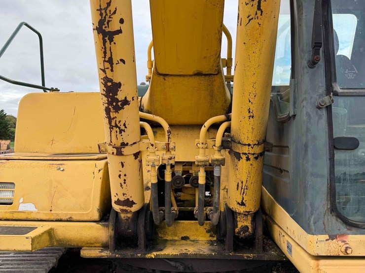 komatsu-pc220-lc-6-image-12