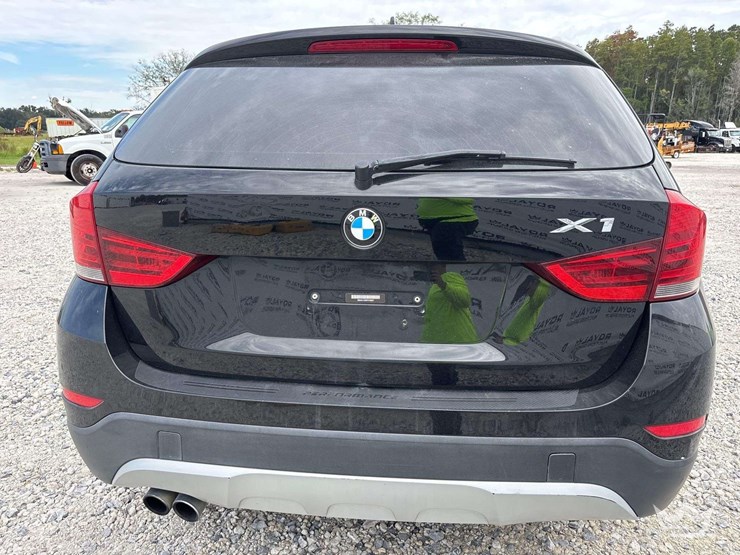 2015-bmw-x1-image-21