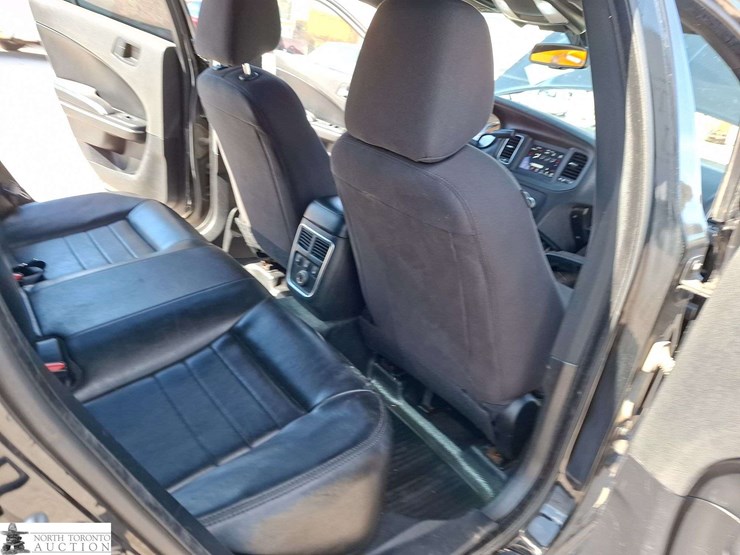 2019-dodge-charger-image-18
