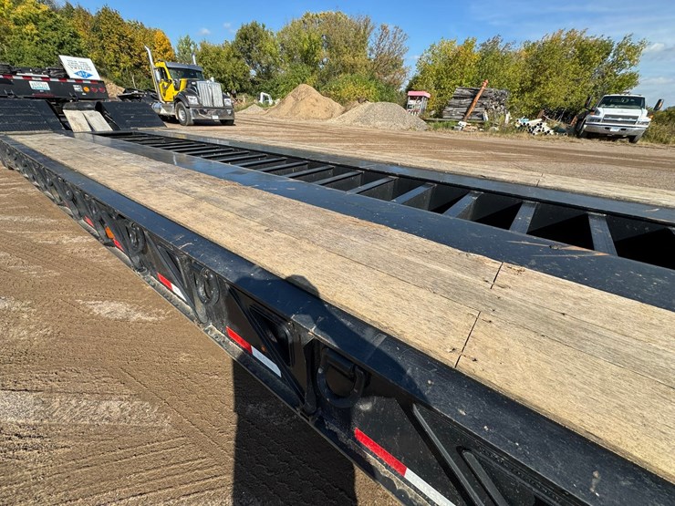 2022-globe-lowboy-image-22