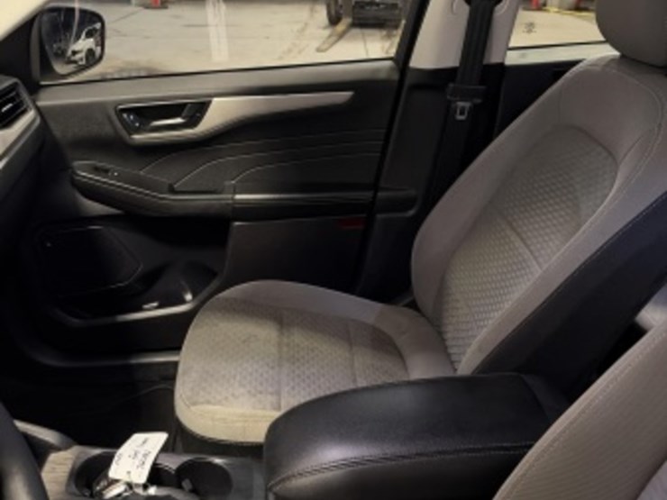2022-ford-escape-image-22