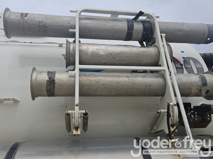 2012-vactor-2100-image-43