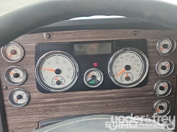 2019-freightliner-122sd-image-42