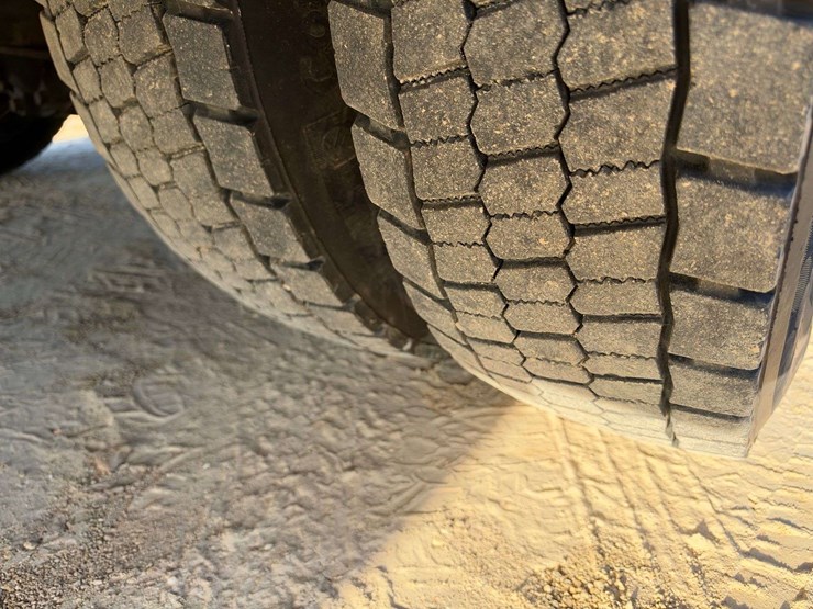 2012-ford-f550-image-21