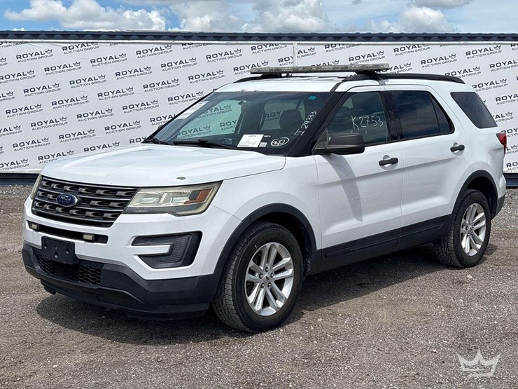 2016-ford-explorer-image-1
