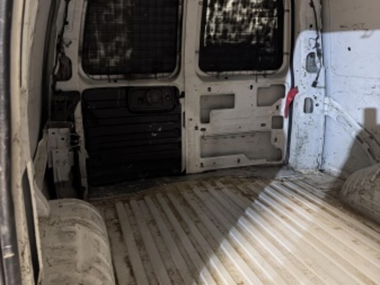 2011-chevrolet-express-2500-image-18