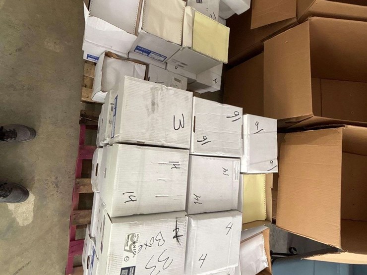 continuous-feed-computer-paper-fanfold-for-dot-matrix-printers-image-4