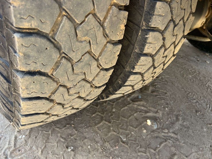 2015-dodge-3500-image-40
