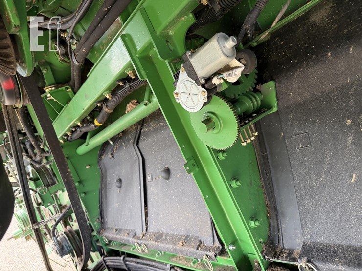 2009-john-deere-9770-sts-image-38