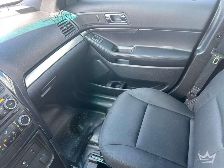 2016-ford-explorer-image-20