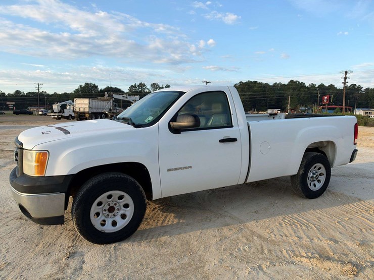 2010-gmc-sierra-1500-image-1