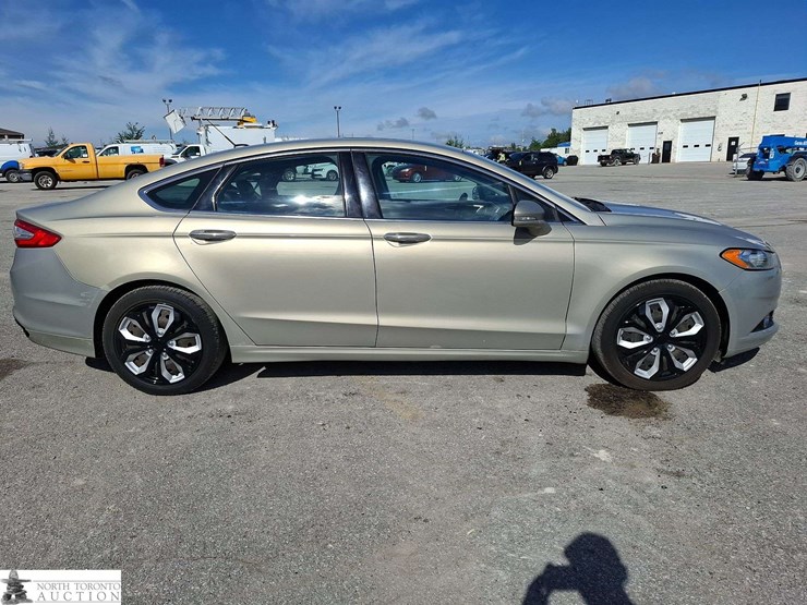 2016-ford-fusion-image-4