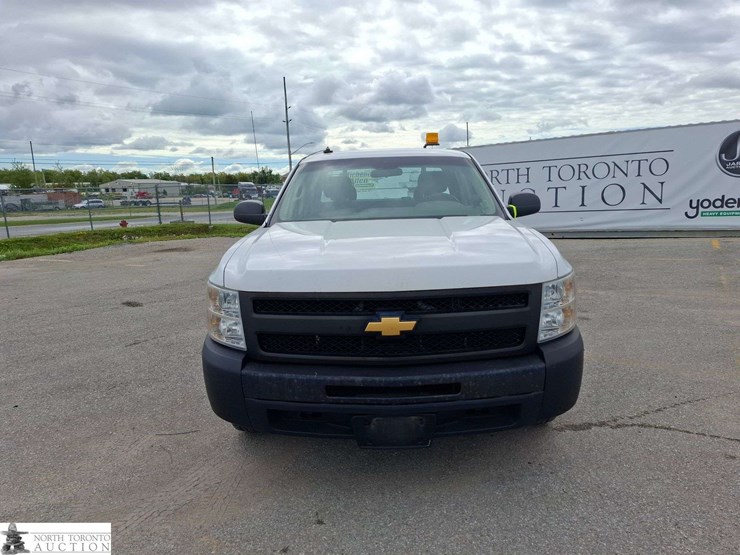 2012-chevrolet-silverado-image-2