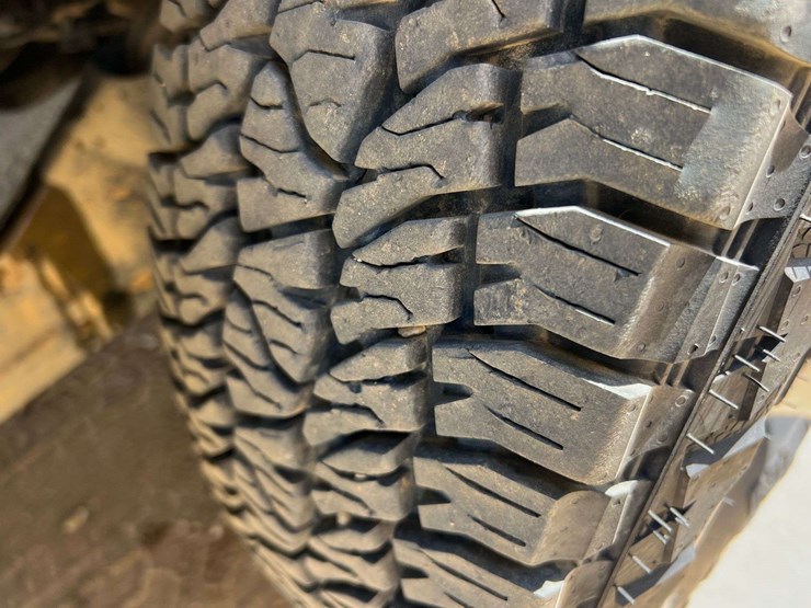 2015-dodge-3500-image-42