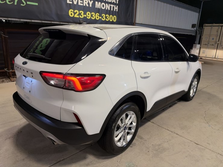 2022-ford-escape-image-8