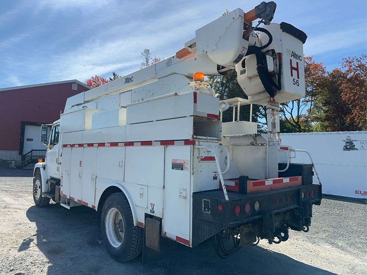 2002-freightliner-fl70-image-7