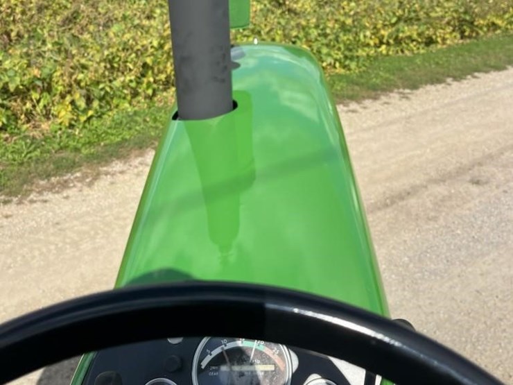 john-deere-4010-image-17