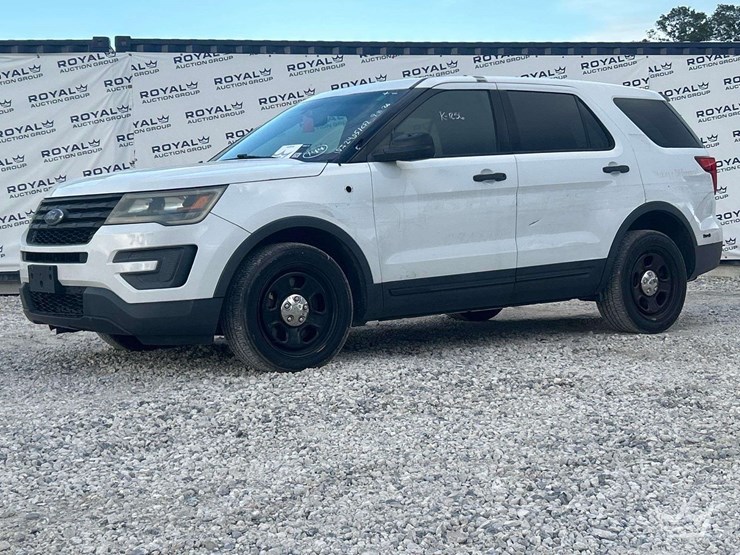 2016-ford-explorer-image-1