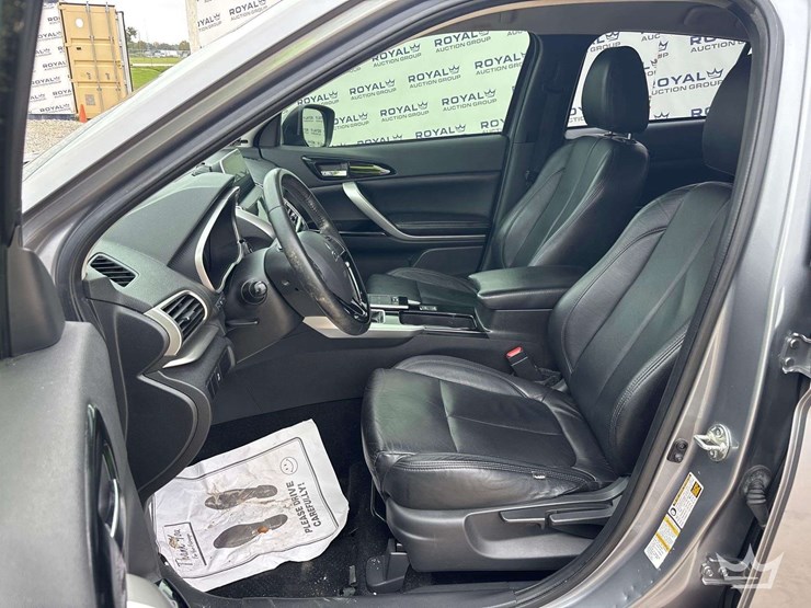 2018-mitsubishi-eclipse-cross-image-16