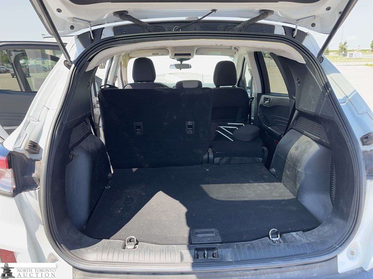 2022-ford-escape-image-16
