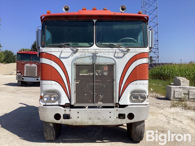 1984-kenworth-k100-image-2