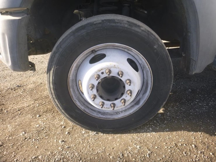 2015-ford-f550-image-17