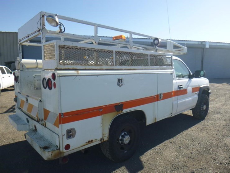 2003-chevrolet-2500hd-image-3