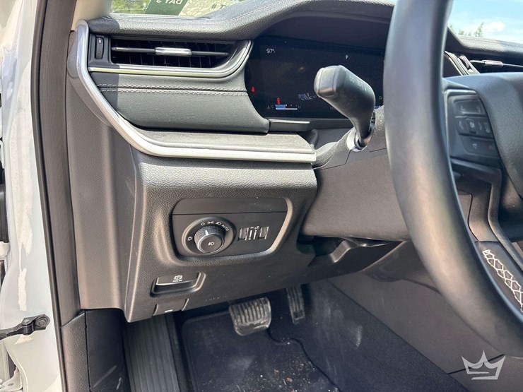2022-jeep-grand-cherrokee-suv-image-14
