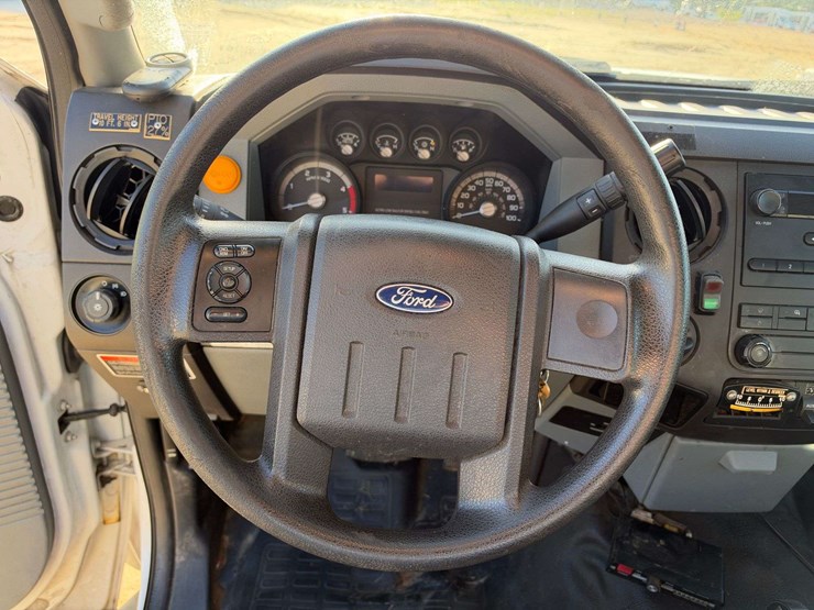 2012-ford-f550-image-12