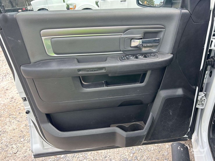 2022-dodge-1500-image-11