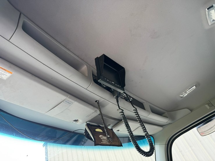2022-kenworth-t680-image-45