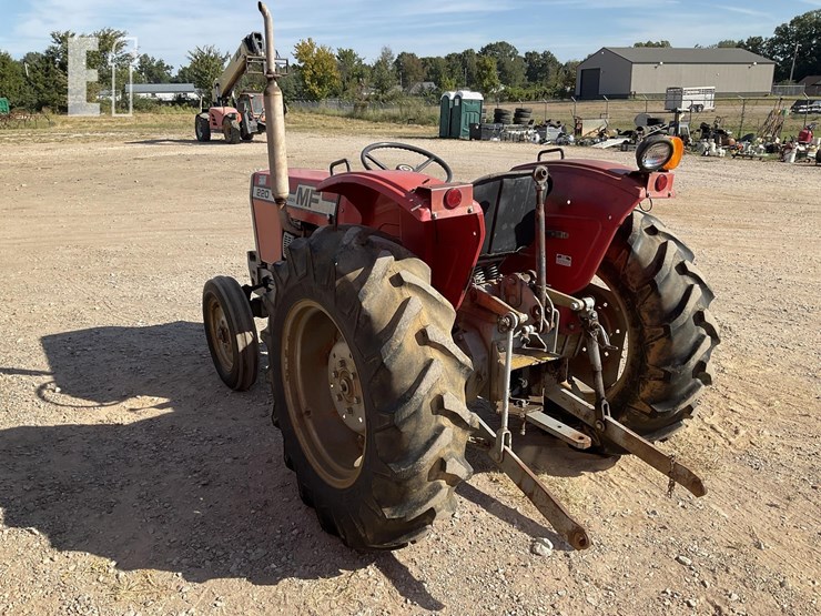 massey-ferguson-220-image-4
